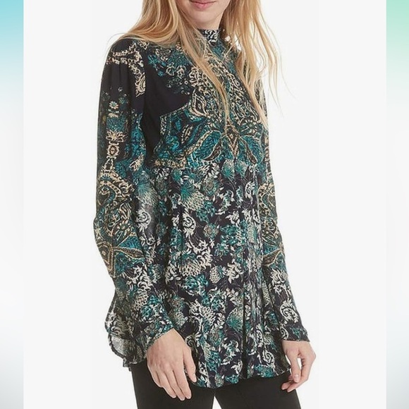 Free People Lady Luck Printed Tunic Blouse Size Medium Open Back Buttons Flare - Picture 4 of 13